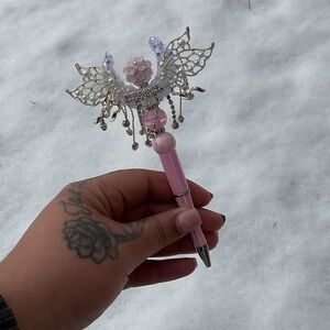 Pink pen